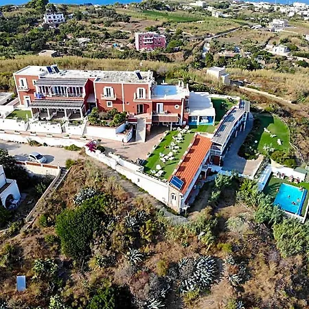 Borgo Cacciatori 2* Ventotene